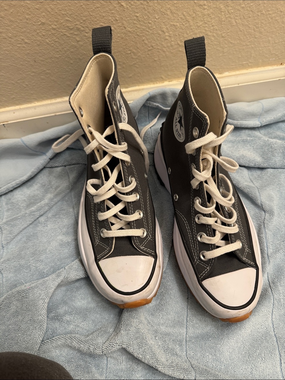 Converse  Run Star Hike Platform Gray and White High-Top Sneakers